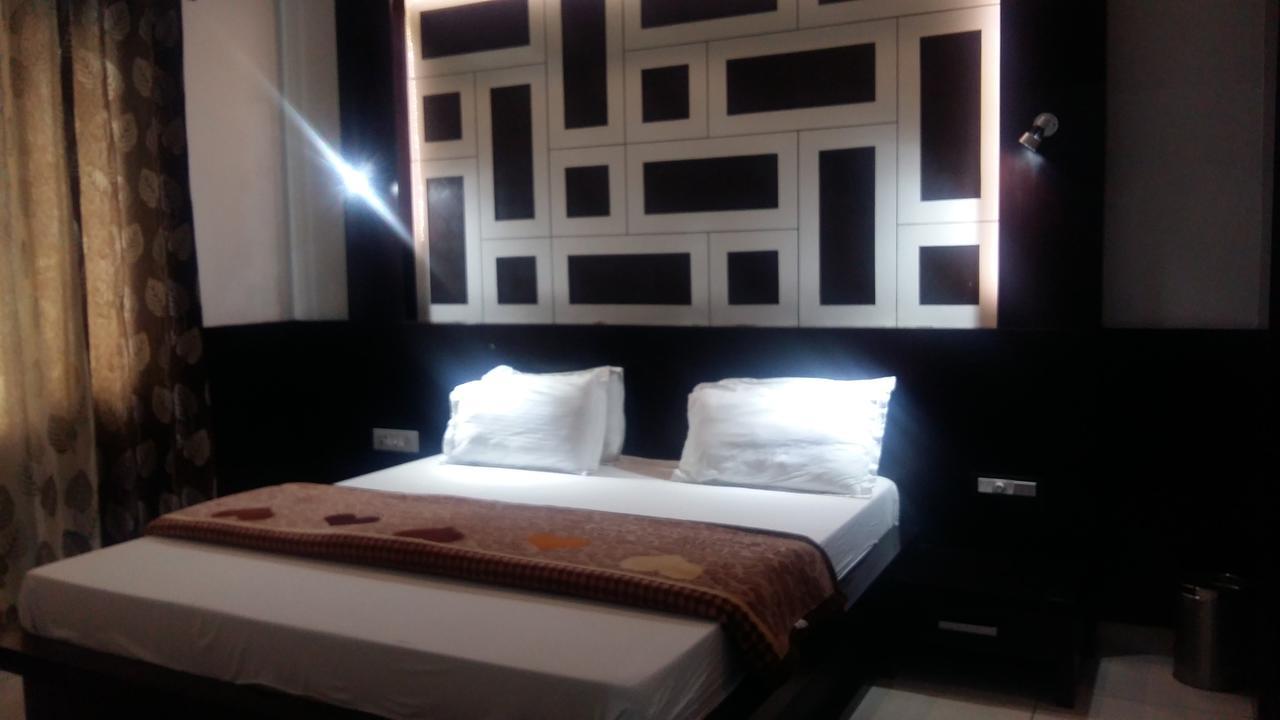 Hotel D2M Mānsa Exteriér fotografie